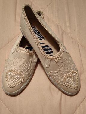 Coasters Cream Embroidered Slip-On Loafers with Pearl Accents